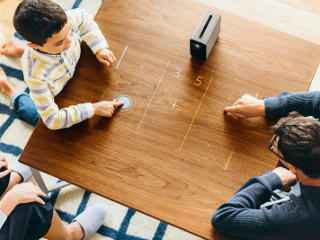 ソニー、プロジェクター型「Xperia Touch」やXperia Ear第2弾を発表