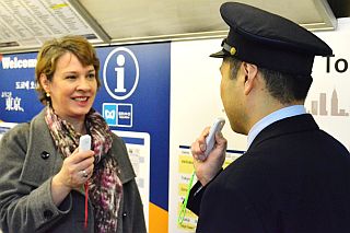 東京メトロ、ログバーと共同で音声翻訳デバイス「ili」駅構内で実証実験へ