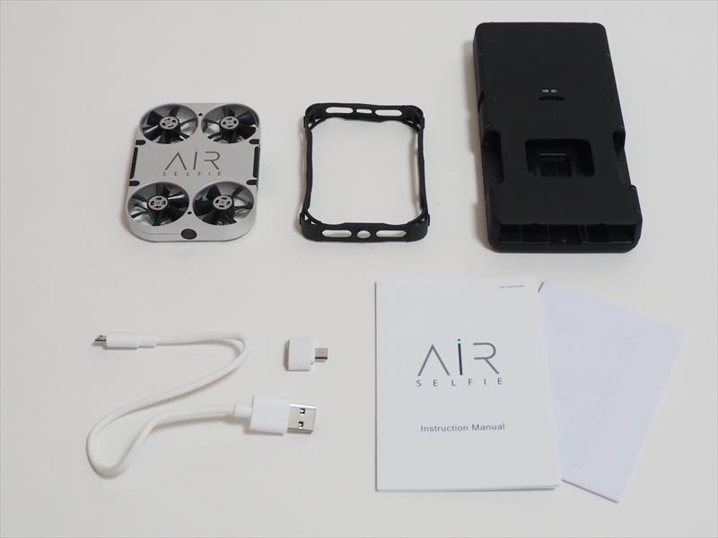 ポケットに入る超小型自撮りドローン「AirSelfie」をじっくり遊ぶ - 所有感抜群だけどかなりのじゃじゃ馬 | マイナビニュース