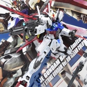 新施設「ガンダムベース東京」の限定ガンプラ公開、ストライクにプチッガイも