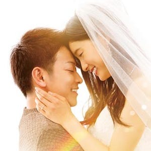 佐藤健×土屋太鳳の結婚式がポスターに -『8年越しの花嫁』特報&ビジュアル