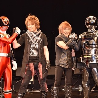 『スペース・スクワッド』は主題歌も超強力タッグ、『ギャバン』串田アキラと『デカレンジャー』YOFFYが渡辺宙明楽曲を熱唱!