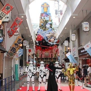 大迫力13mの「スター・ウォーズ山笠」博多に降臨! C-3PO、カイロ・レン