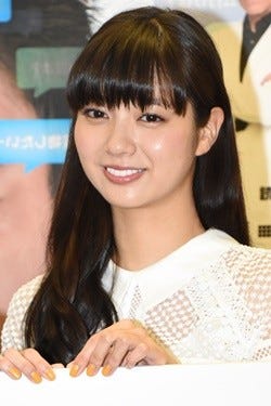 新川優愛 メイプル安藤にセクハラ おなかと乳の間をずっとグイグイ マイナビニュース