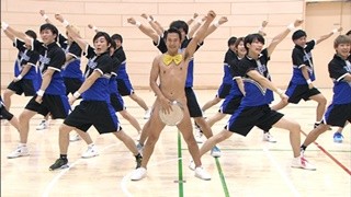 アキラ100%、未経験競技で裸芸挑戦 - 難関チアリーディングで隠し通せる!?