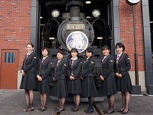 東武鉄道SL「大樹」観光アテンダントが個性生かした観光案内で"おもてなし"