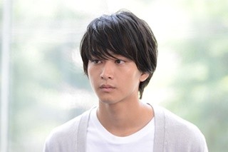 劇団EXILE･佐藤寛太、"第3の脳内スマホ人間"役で清掃員の衣装に興奮!?