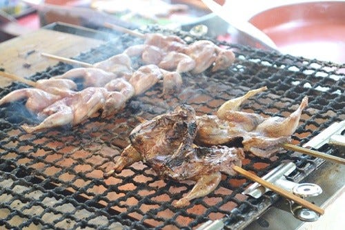 伏見稲荷になぜスズメの丸焼きがあるのか その理由で味わい深さが変わった マイナビニュース