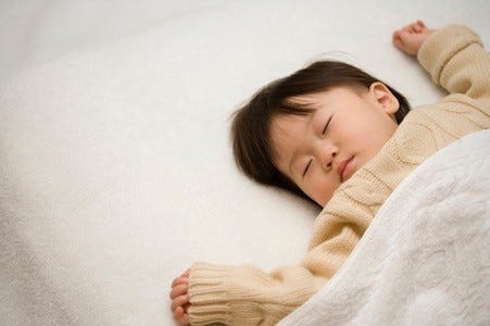 子どもの寝かしつけにかかる平均 最長時間はどのくらい 対応方法は マイナビニュース