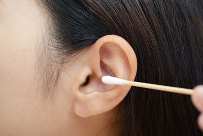 耳垢の正しい取り方 掃除方法は 医師が解説 1 数年分の耳垢が