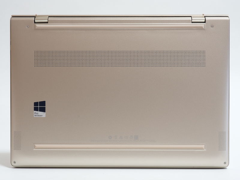 シルクゴールドに輝くクラムシェル - 13.3型モバイルノートPC「HP ENVY 