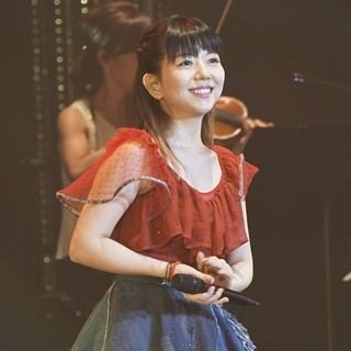 牧野由依、ライブ「Reset＆Happiness」レポート - クラシックのピアノ、極上のボーカル、新境地のダンスが共存する世界