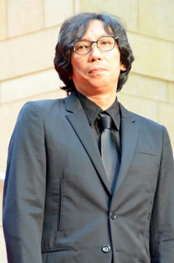 松本潤 34歳の誕生日祝いでサプライズ ダジャレのケーキにツッコミ マイナビニュース