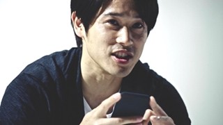 内田篤人が叫ぶ! 喜ぶ! サッカーゲームで感情爆発「立ち上がれ内田ぁ～」