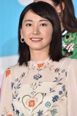 新垣結衣 タレントイメージ調査で初のトップ 山下智久も圏外から急上昇 マイナビニュース