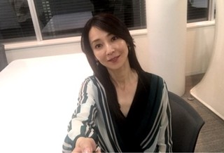 稲森いずみがブログ開設! 自撮り写真に反響「美しい」「奇跡のアラフォー」