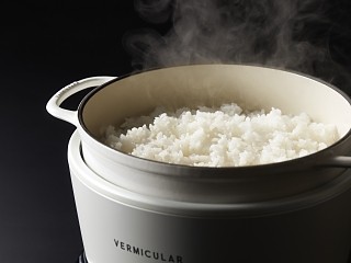 「世界一おいしいご飯」のバーミキュラ炊飯器に新色