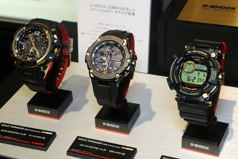 G-SHOCK」35周年、記念モデル第2弾「GOLD TORNADO」 - カエルもいるよ