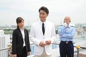 安田顕、初ミステリードラマで白スーツ「衣装さんにはご迷惑をかけました」