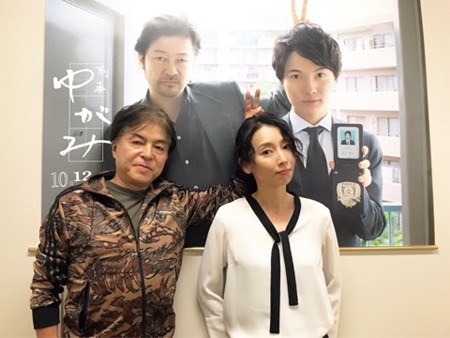 稲森いずみ 刑事ゆがみ ポスターを再現 真似してみました マイナビニュース