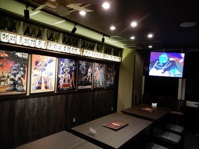 映像居酒屋 ロボ基地 が池袋にオープン ロボットアニメを見ながら酒を酌み交わす魂の酒場 マイナビニュース