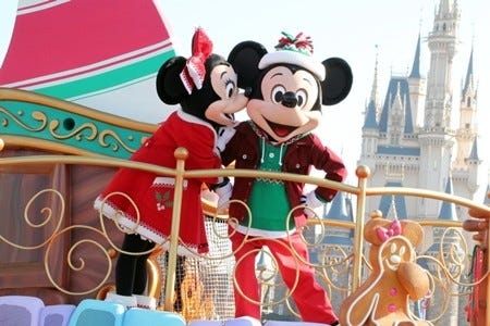 ディズニーランドにクリスマス到来 パレードでミッキーたちとパーティー マイナビニュース