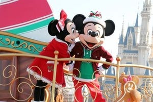 ディズニーランドにクリスマス到来! パレードでミッキーたちとパーティー