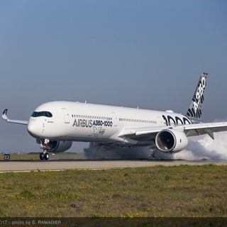 エアバスA350-1000がEASAとFAAから型式証明--初号機は年内にカタール航空へ