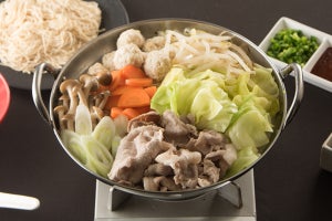 一風堂×Oisixの「野菜たっぷり豚骨スープ鍋」発売 - 〆はラーメンで! 