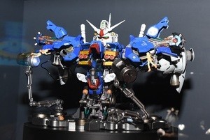 『ガンダム0083』GP01フルバーニアンの整備風景が新感覚ディスプレーモデルに!