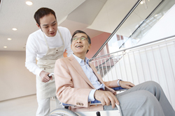 認知症を患うと介護が必要となる可能性が高まる
