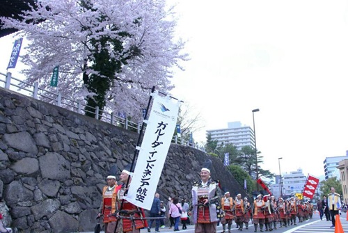 2017年4月に山梨県甲府市にて開催された「第46回信玄公祭り」にて、「ガルーダ・インドネシア航空隊」として46人が参加