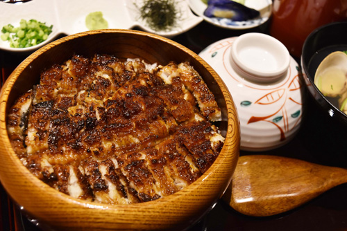 おか冨士　目玉の上のひつまぶし
