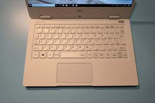 2000年生まれの心を掴むか? NEC、学生向けモバイルノート会心の新