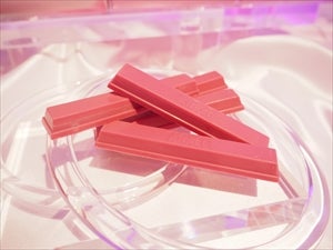 カカオだけで作ったピンクのチョコ ルビー を初商品化 ネスレ日本 マイナビニュース