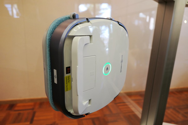 窓拭きロボットWINDOW MATE WM1000- 窓拭きロボットWINDOW MATE WM1000-