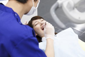 歯周病の予防は可能? 症状やリスクファクターを医師が解説