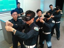 研修プログラムにvrを取り入れたセコムが解決した課題とは 1 これまでは時間や施設の制約で体験訓練を体験できない受講者も マイナビニュース