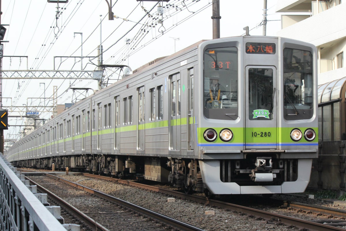 都営新宿線10 000形引退へ 10 280編成に さよならステッカー マイナビニュース