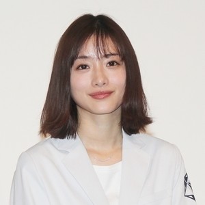 石原さとみ 井浦新 アンナチュラル 2ショットに反響 中ミコ最高 マイナビニュース