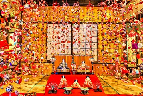 118段雛飾りに日本三大つるし飾りも! ひなまつりに行きたい温泉ベスト4