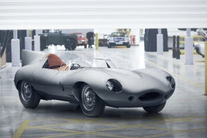 ジャガー「Dタイプ」製造再開、60年ぶり伝説のレーシングカー生産
