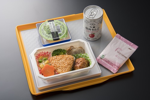 日本発便の子ども向けの7品目アレルゲン対応特別機内食の提供例