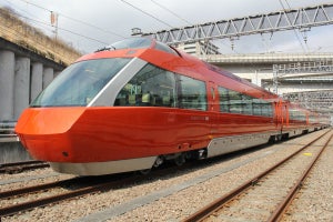小田急電鉄70000形「GSE」ロマンスカー新型車両に試乗、写真93枚