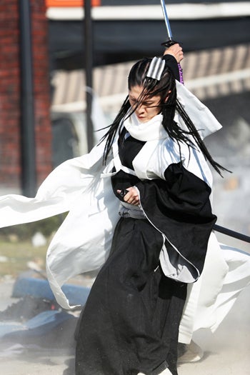 実写 Bleach に 吉沢亮 早乙女太一 Miyavi出演 戦闘ビジュアル公開 マイナビニュース