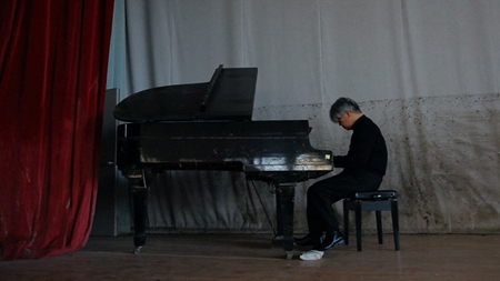 『津波ピアノ～坂本龍一と東北の7年～』