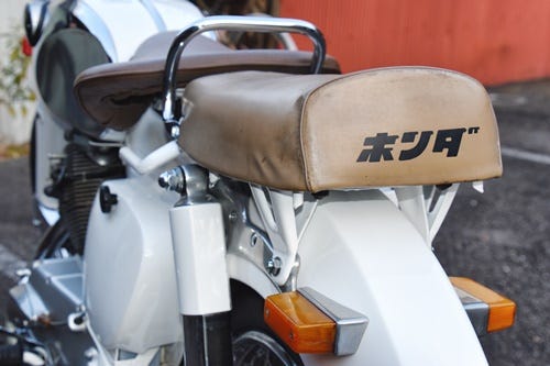 正義の味方 月光仮面のバイクは現存した 神社仏閣スタイルの名車に遭遇 マイナビニュース