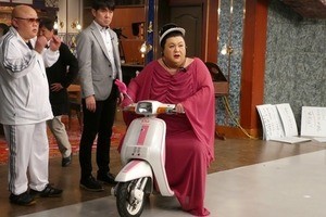 教師役の陣内孝則が推定家賃70万の一軒家で バブル時代を探求 マイナビニュース 教師役の陣内孝則が推定家賃70万の一軒家で バブル時代を探求 マイナビニュース