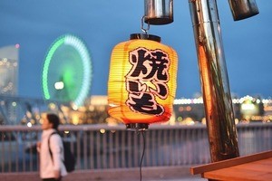 オープンカーのいなせな焼き芋屋が横浜に出没! オーナーの素顔に迫る