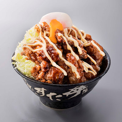 「てりたま鬼盛りすたみな唐揚げ丼」(税込830円)